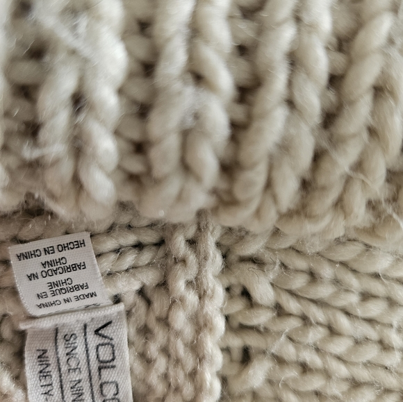 Volcom sweater - Picture 6 of 6